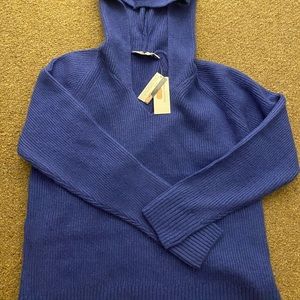 Vineyard Vines hooded sweater